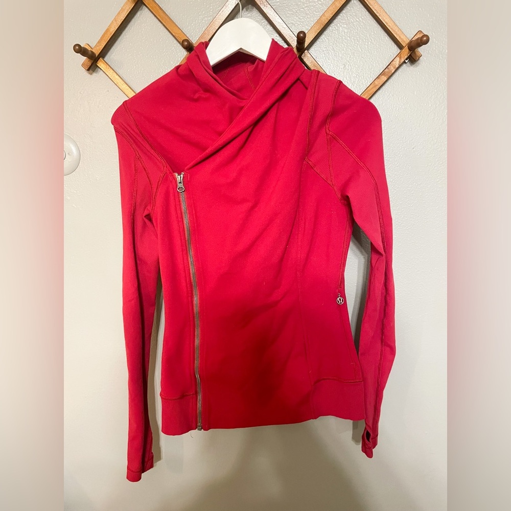 Lululemon Bhakti Yoga Jacket in Cranberry